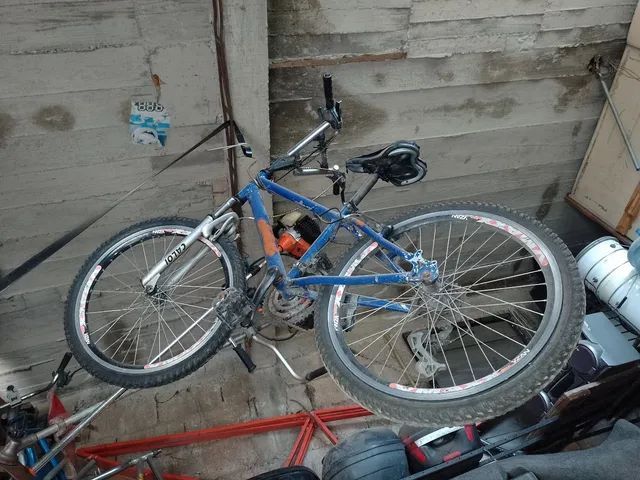 Bicicleta de alumínio aro 24 quadro escorrido