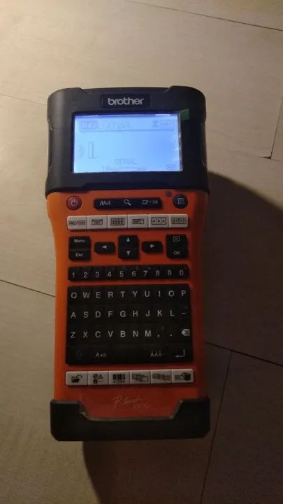  Vende se etiquetadoura  valor  600,pó - Foto 2