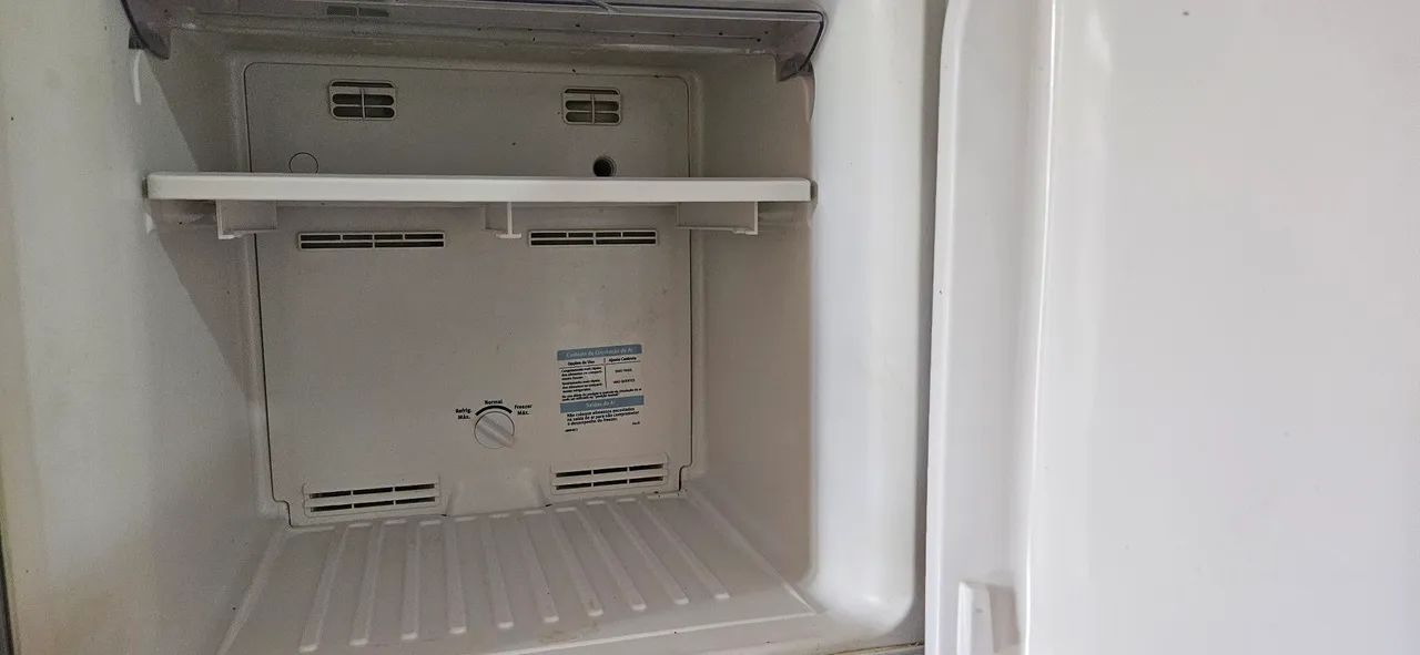 Geladeira Duplex com defeito Electrolux 261L - Foto 3