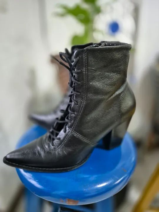 Bota de couro Lolita Pimenta  - Foto 4