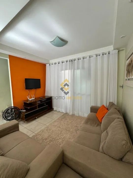 Casa em condomínio fechado- CASTELO