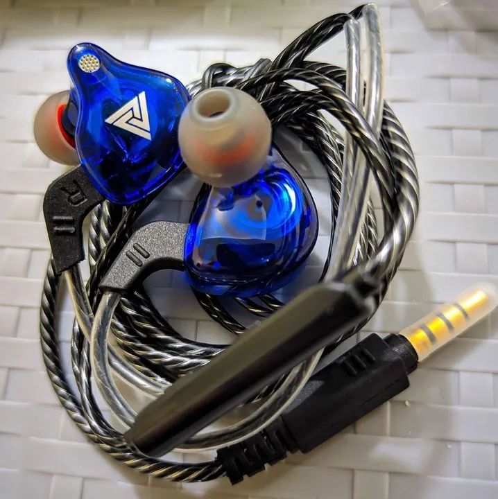 Fone Profissional Qkz AK6 /Os Melhores Graves/Microfone/retorno de PALCO E games - Foto 2