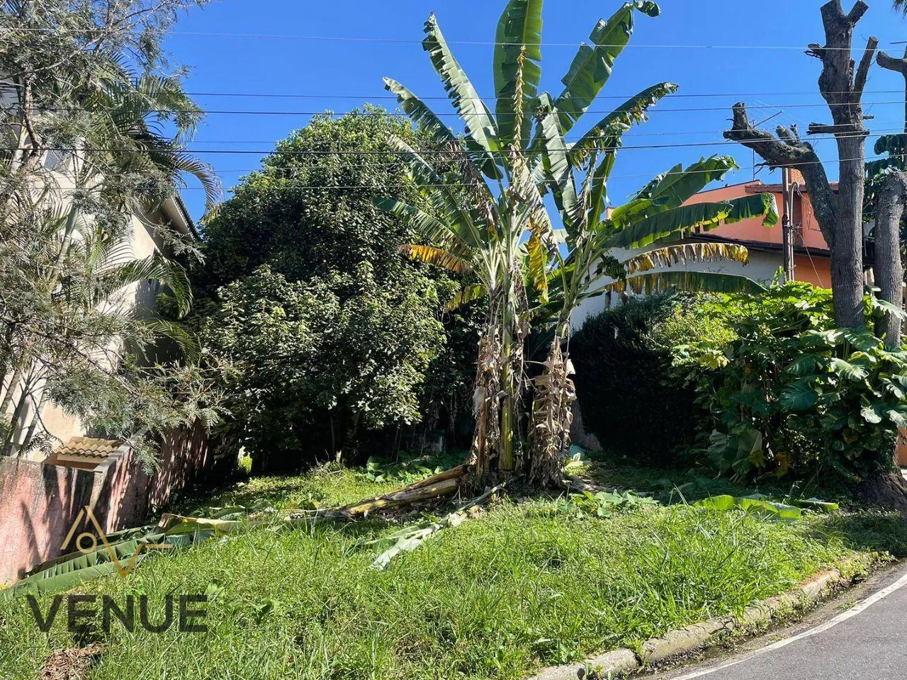 Terreno à venda em um dos melhores condomínios de Arujá.