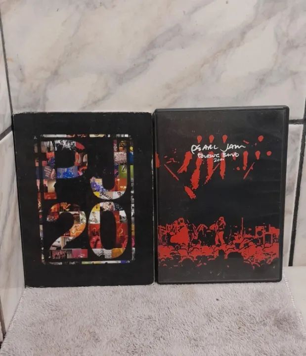 DVDs Pearl Jam Touring Band 2000 / Pearl Jam Twenty (PJ20) - Os 2 Por R$ 30,00