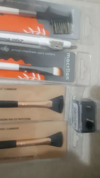 Pincéis e acessórios para maquiagem - Foto 4