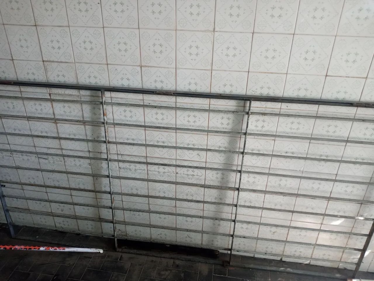 Portão/Porta de ferro 64684590514945120