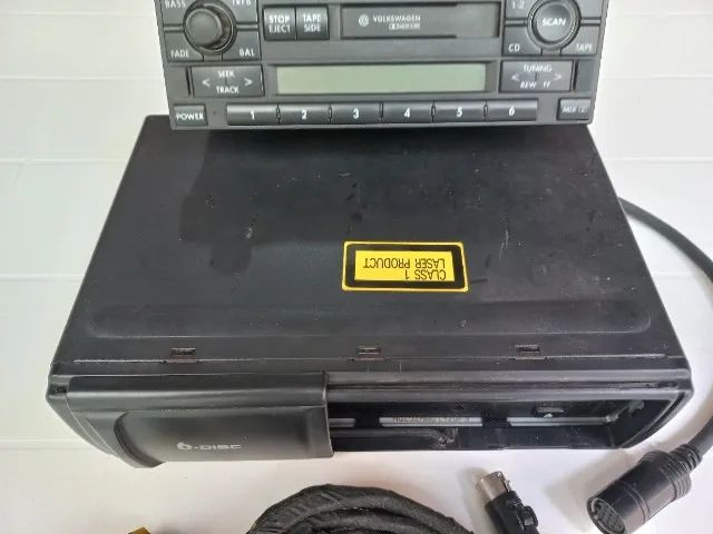 Radio toca fitas original Golf Volkswagen anos 2000 com disqueteira para 6 cds. - Foto 2