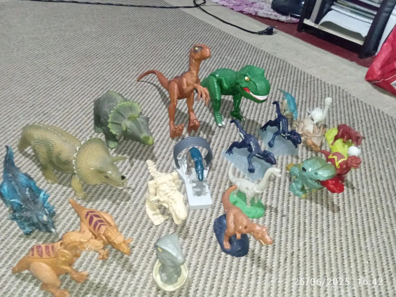 Coleção de Dinossauros em Miniatura - Foto 4