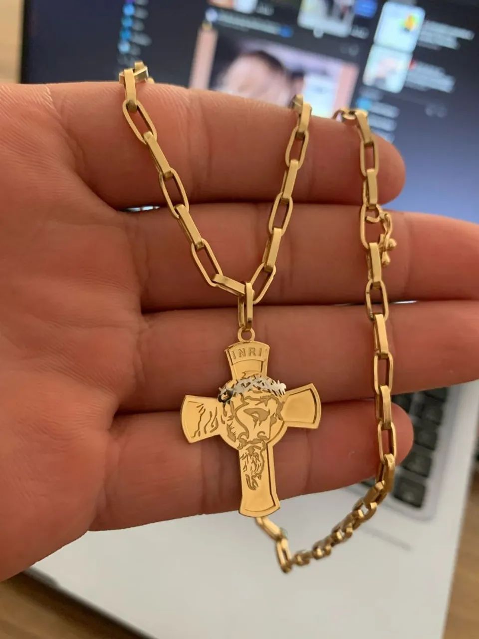 Corrente com pingente de Ouro 18k 