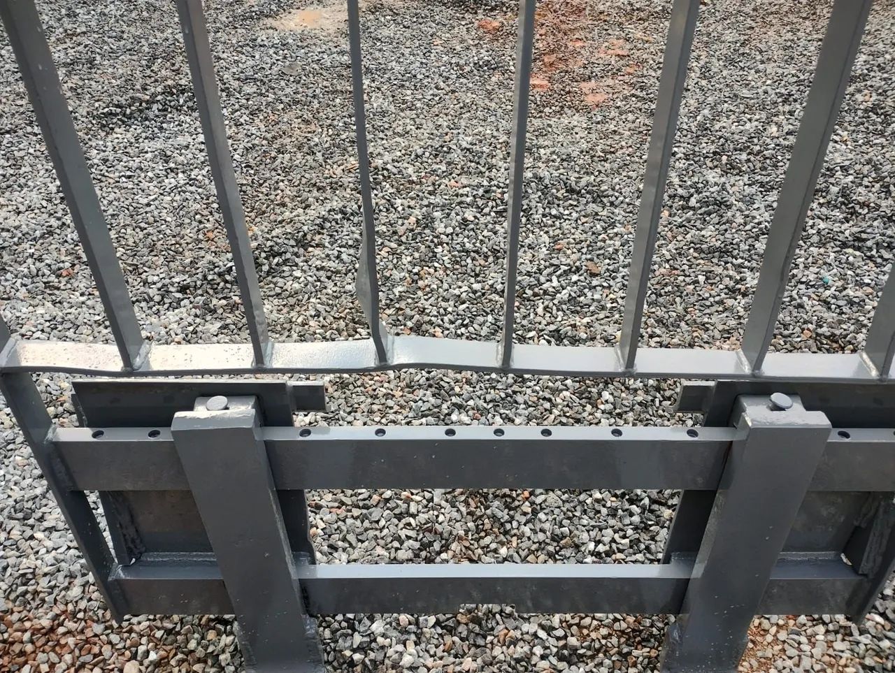 Implemento Garfo palete peça para mini carregadeiras  - Foto 4