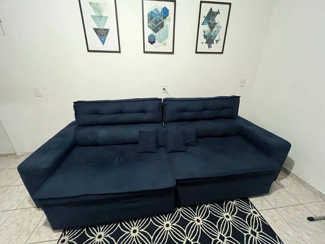 Sofá Austin 2.82M Retrátil e reclinável com molas no assento e Almofadas, tecido suede 