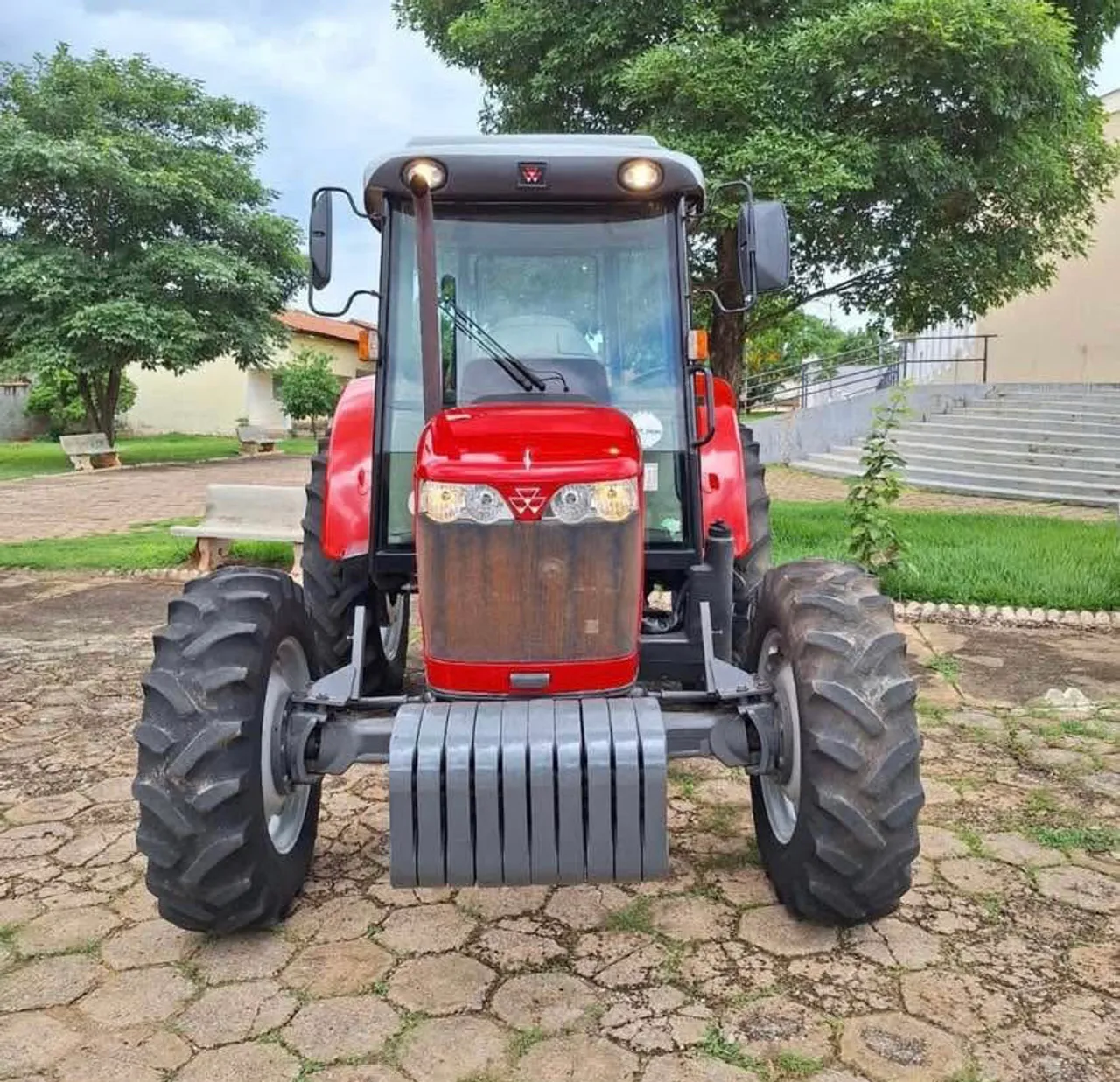 2017 Massey Ferguson 4275