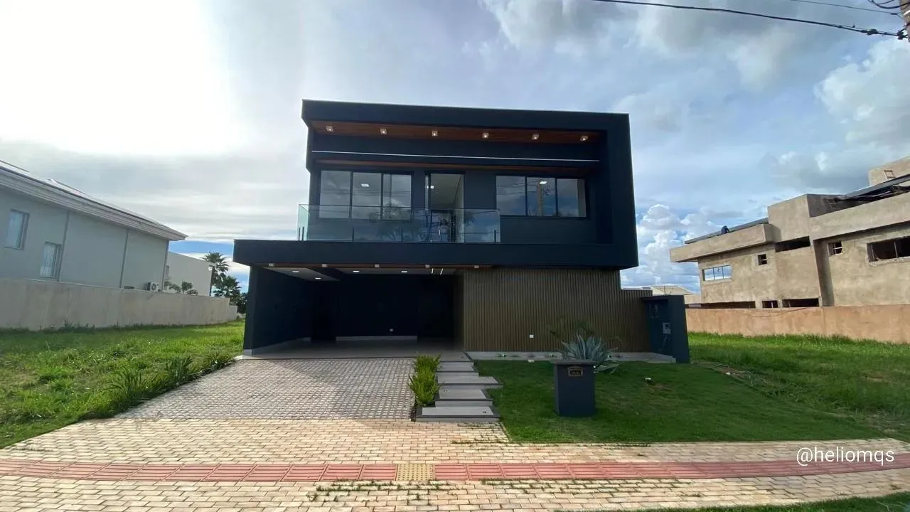 Viva o Luxo e Conforto no Alphaville III  Sobrado Exclusivo com Piscina Privativa!