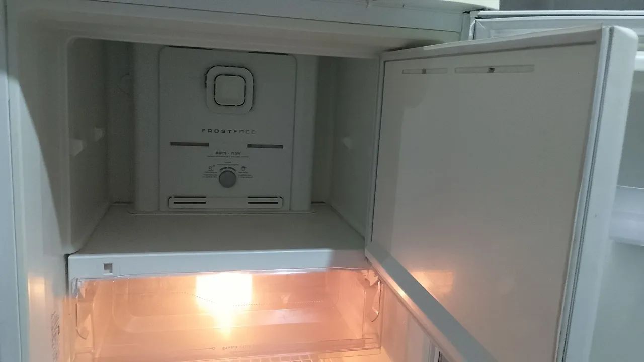 Geladeira Electrolux 1 porta Frost Free  - Foto 3