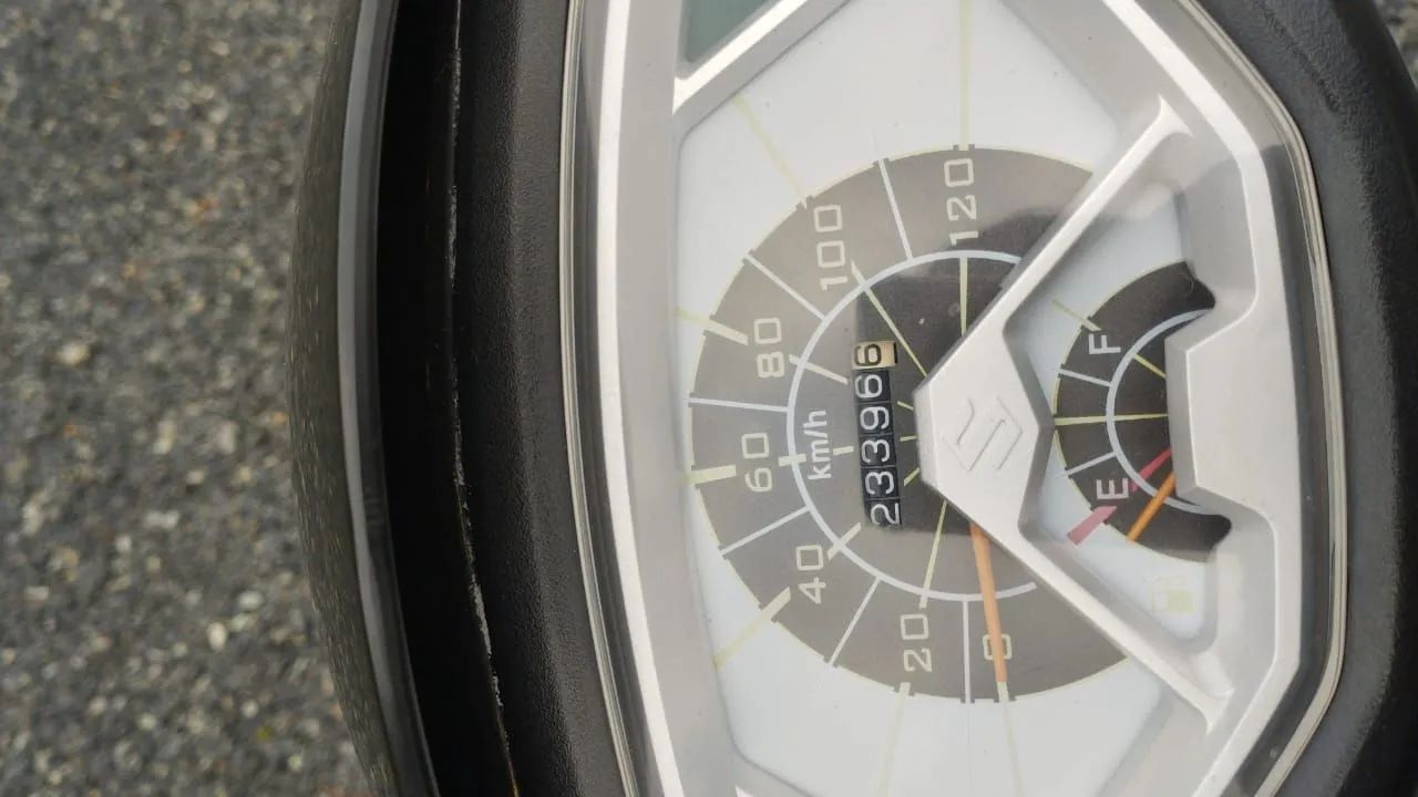 Burgman 125 com acessórios  - Foto 3