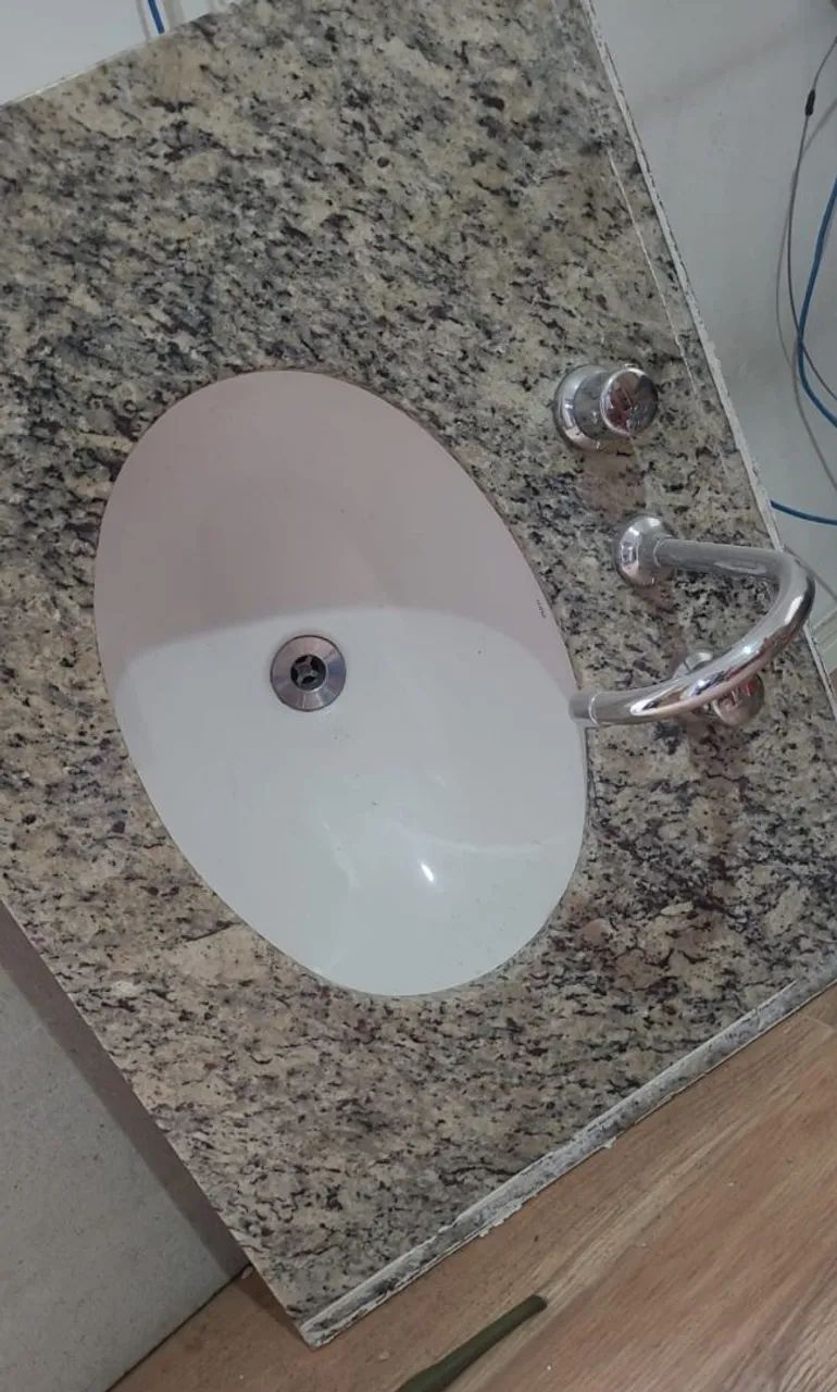 Pia de banheiro com torneira  - Foto 2