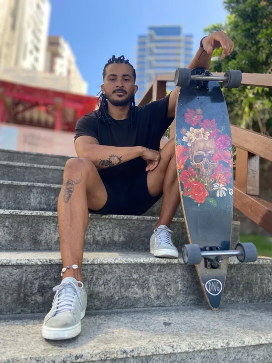 Longboard com Skull Design