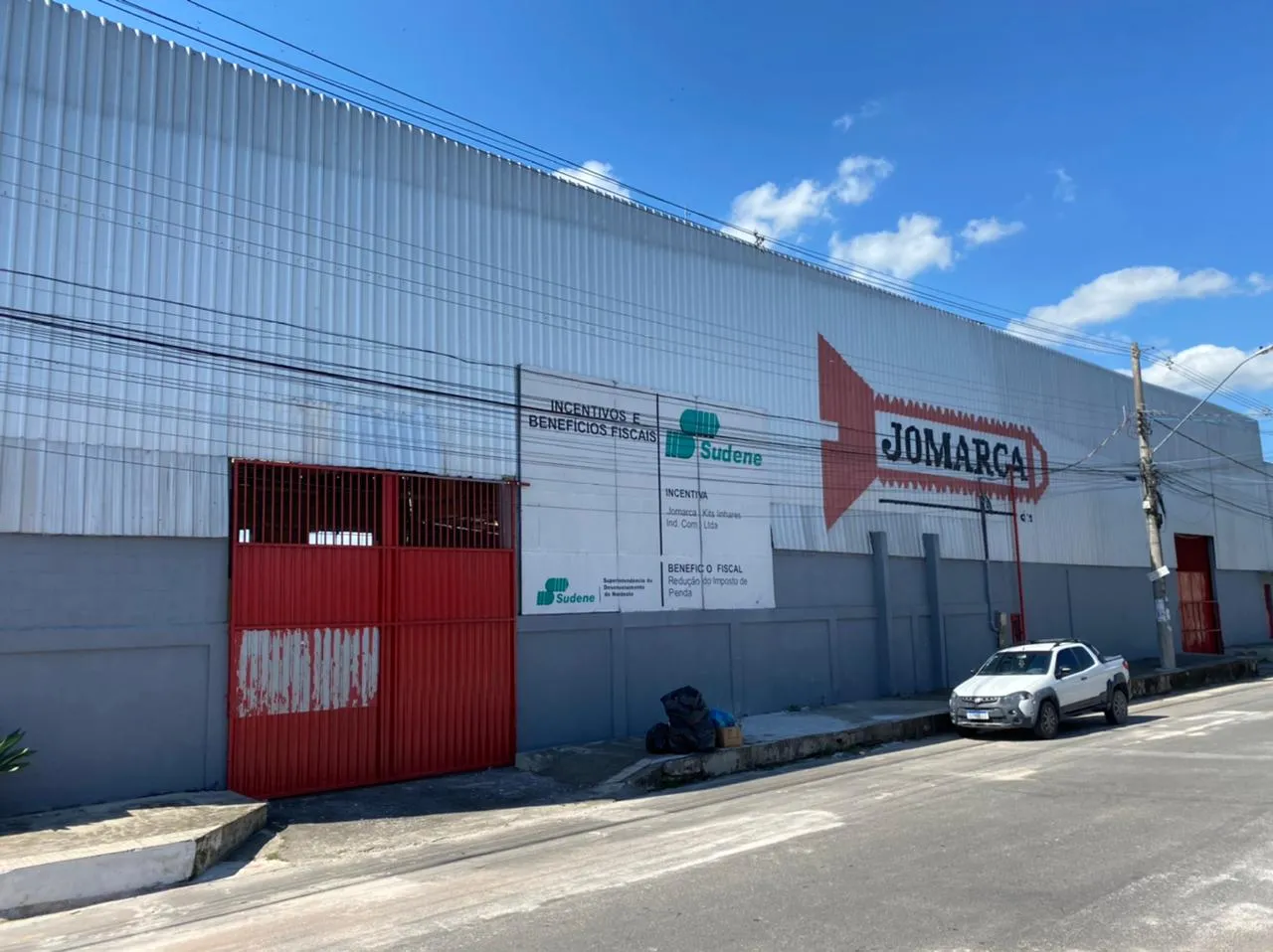 Galpão/Depósito/Armazém para aluguel possui 1332 metros quadrados em Interlagos - Linhares