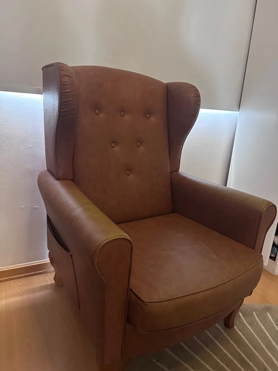 Poltrona e Puff couro Marrom - Foto 4