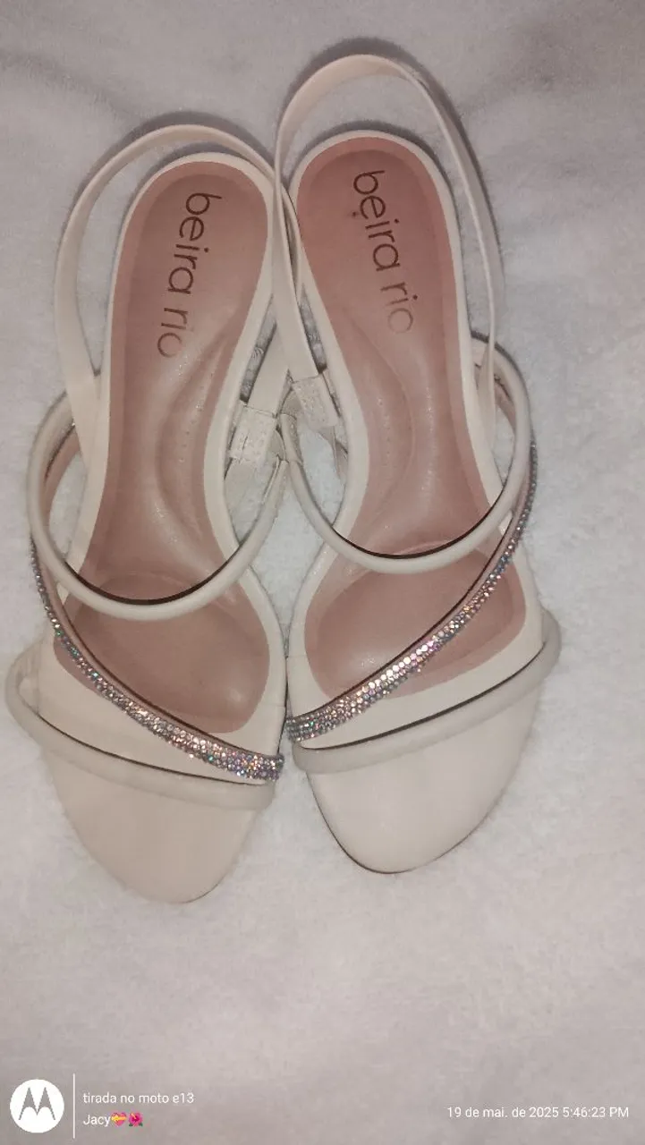 Sandália Feminina Beira Rio Strass - Elegância e Conforto