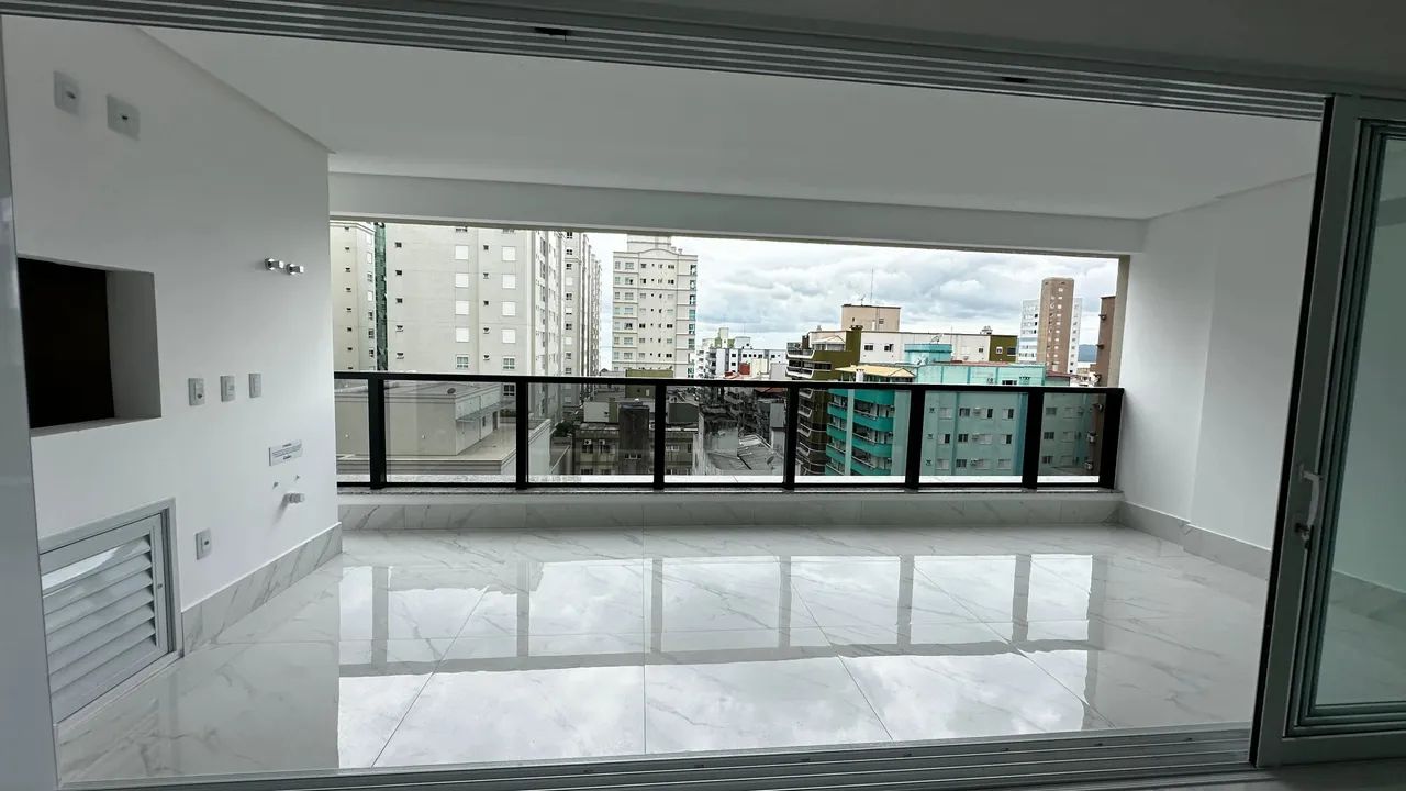 APARTAMENTO DIFERENCIAL PARA VENDA COM 4 SUITES EM MEIA PRAIA - ITAPEMA - SC