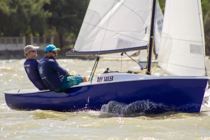 Veleiro Day Sailer.