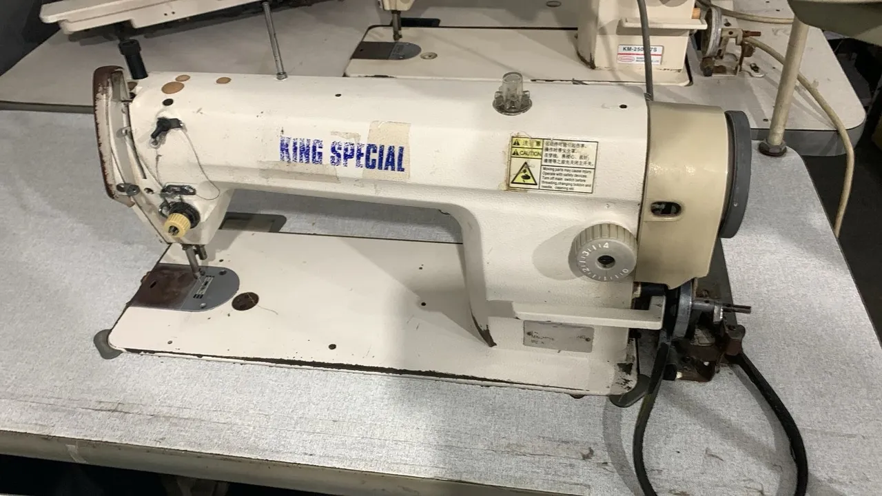 Máquina de Costura Industrial 