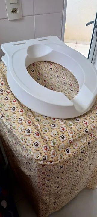 Assento de Sanitário Adaptável para Idosos e Pessoas com Mobilidade Reduzida - Foto 2