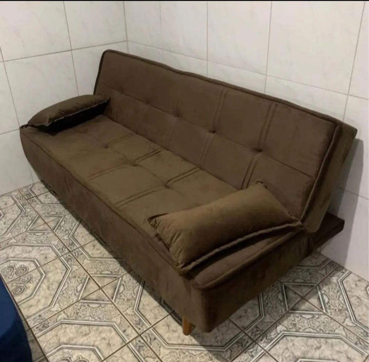 Sofá cama marrom veludo  - Foto 5