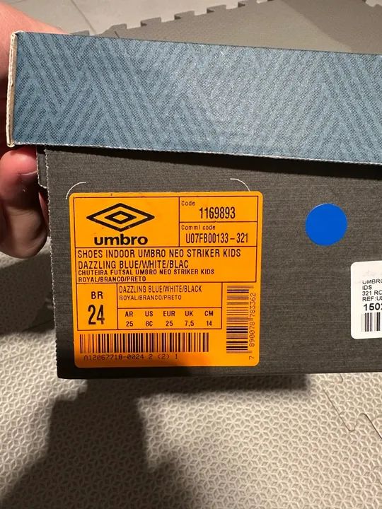 Chuteira Umbro tamanho 24 infantil - Foto 2