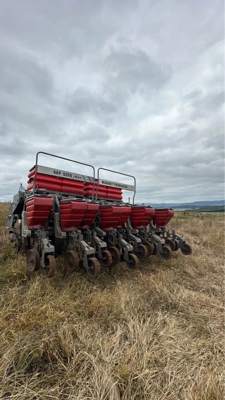Plantadeira Massey Ferguson MF 508