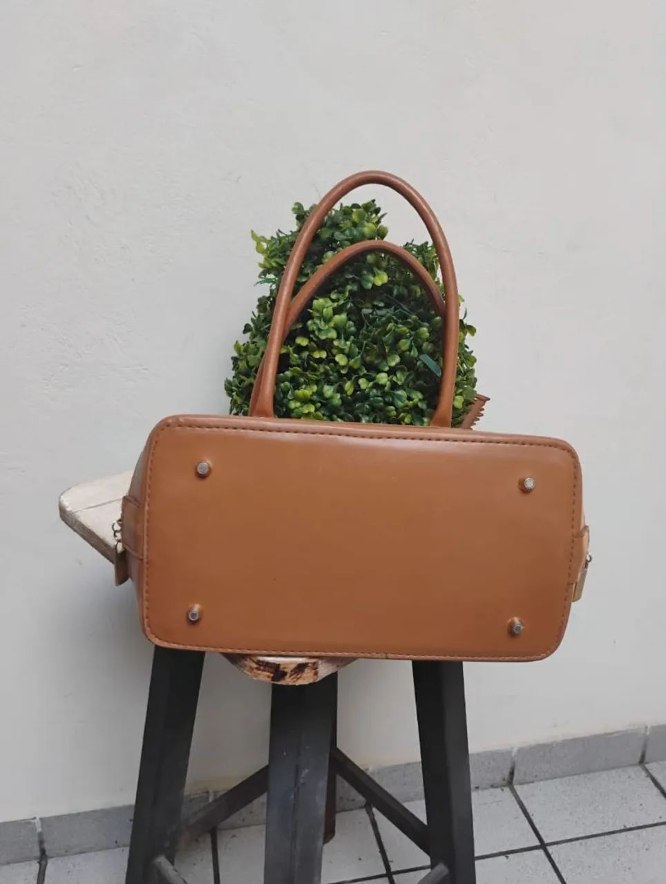 Bolsa de couro semi nova (Mônica Sanches) - Foto 4