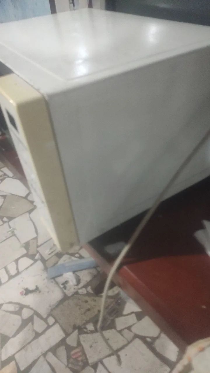 Micro-ondas LG  31 litros em ótimo estado - Foto 3