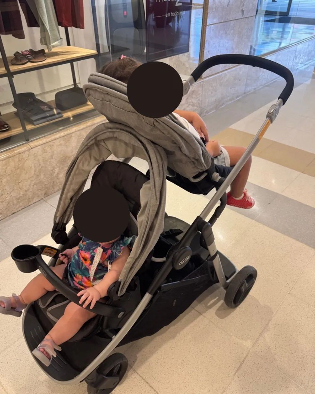 Carrinho de bebê duplo GRACO novinho - Foto 3