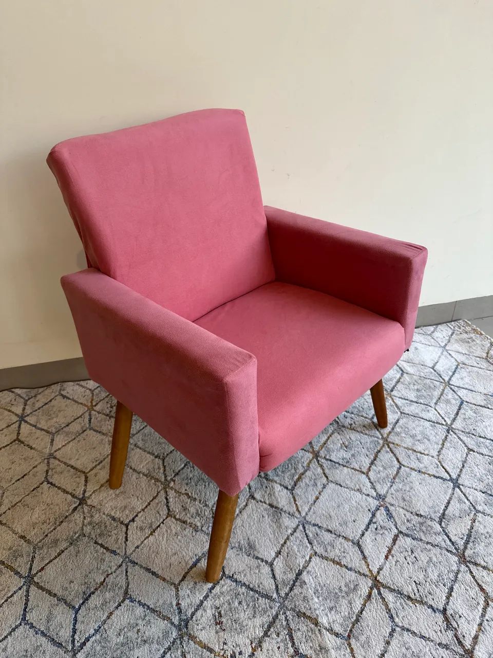 Poltrona rosa nova somente 280 - Foto 2