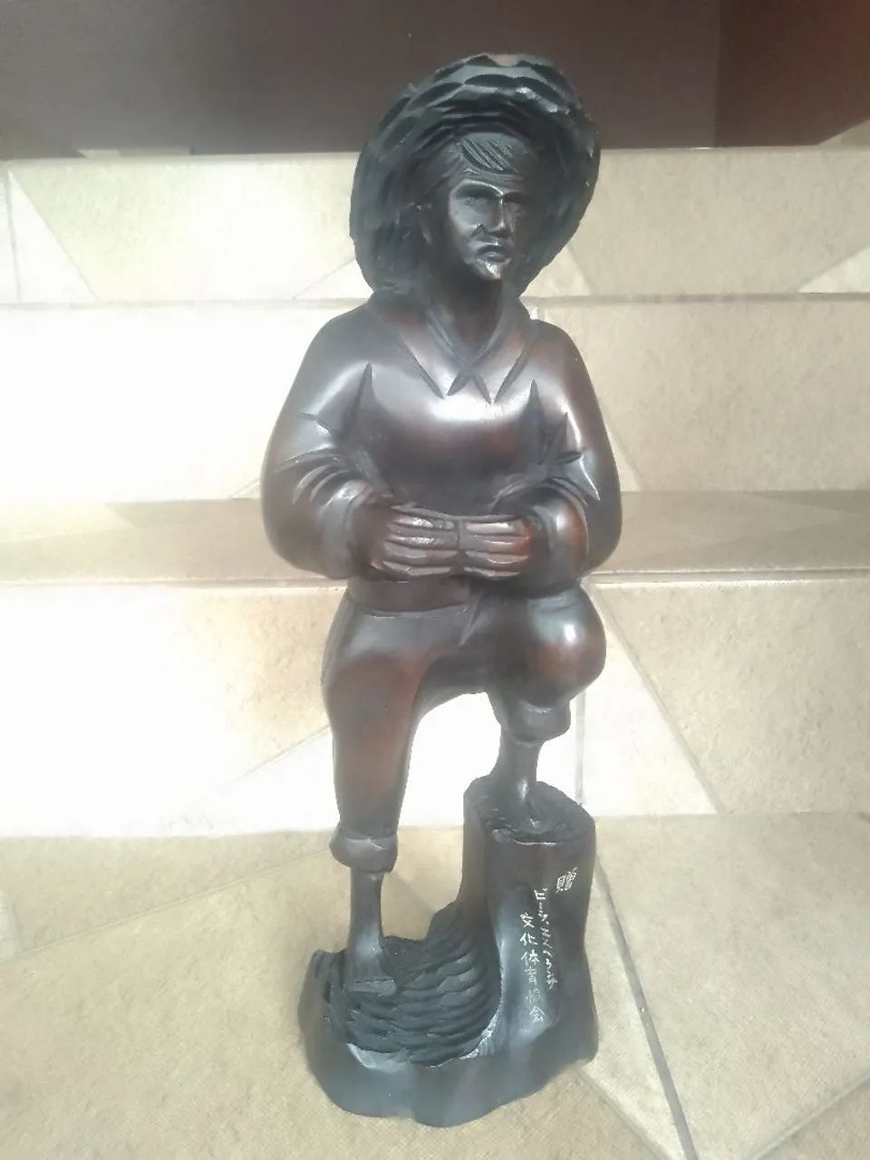 Escultura de madeira 