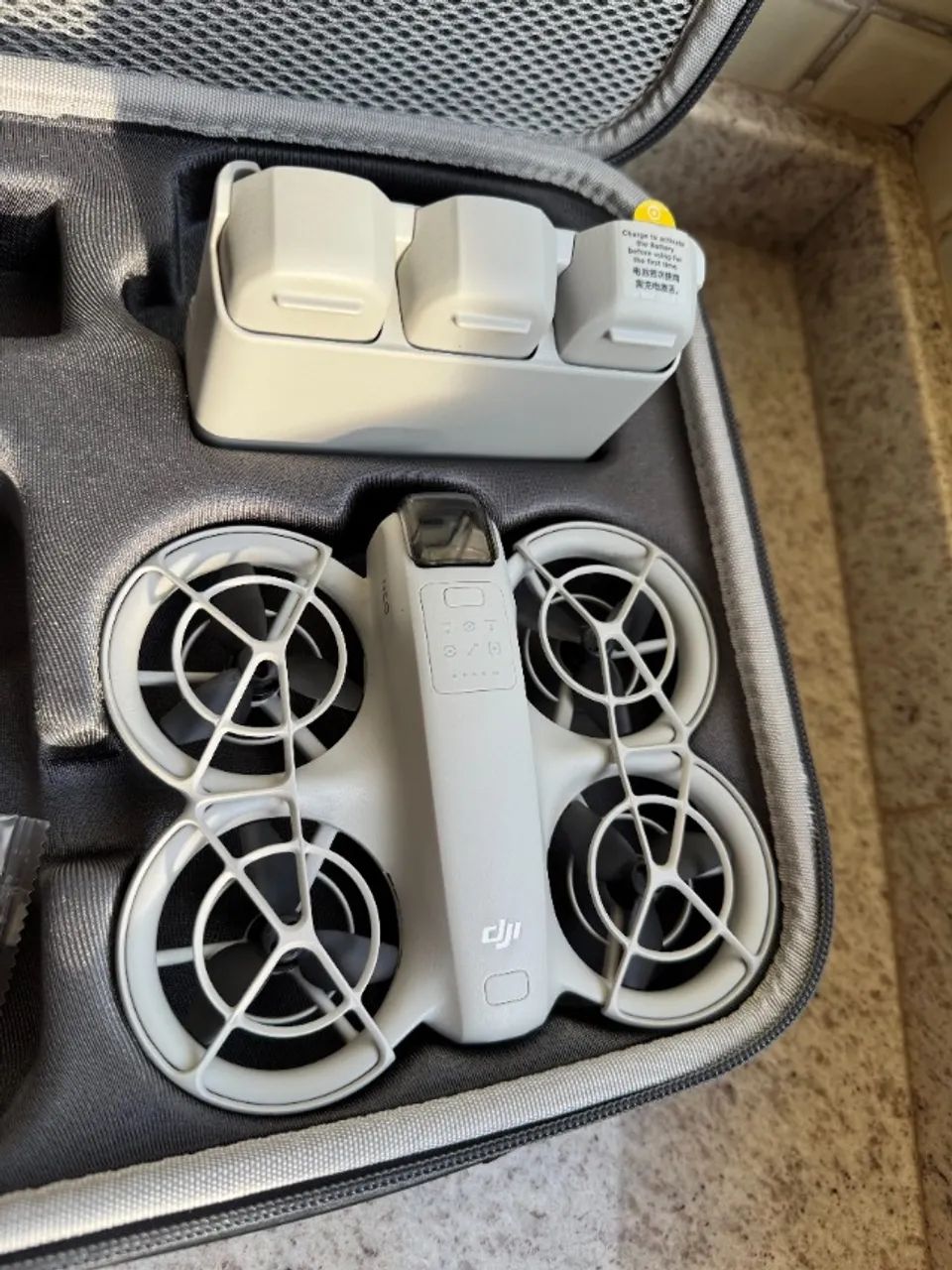 Drone Dji Neo Fly More Combo Com Case Emborrachado 3 Baterias Sem Controle - Foto 3