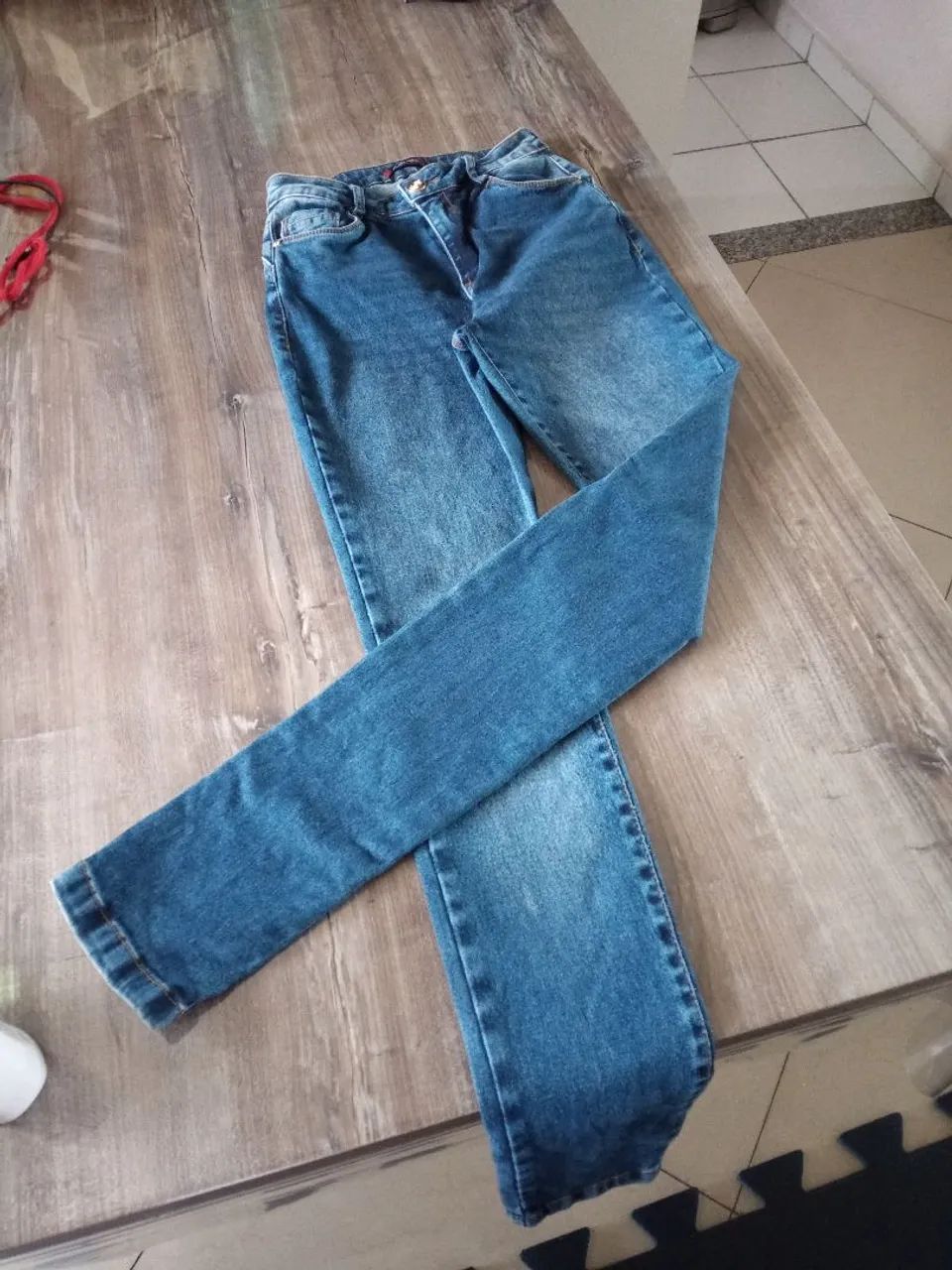 Calça Jeans com laycra Skinny marca Indy