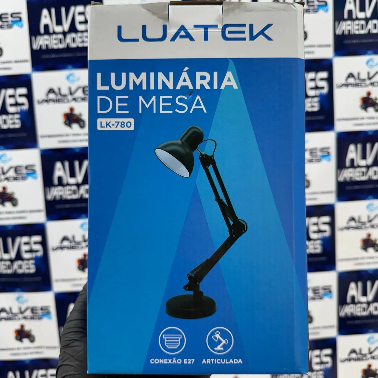 Luminária de Mesa Com Braço Articulado 