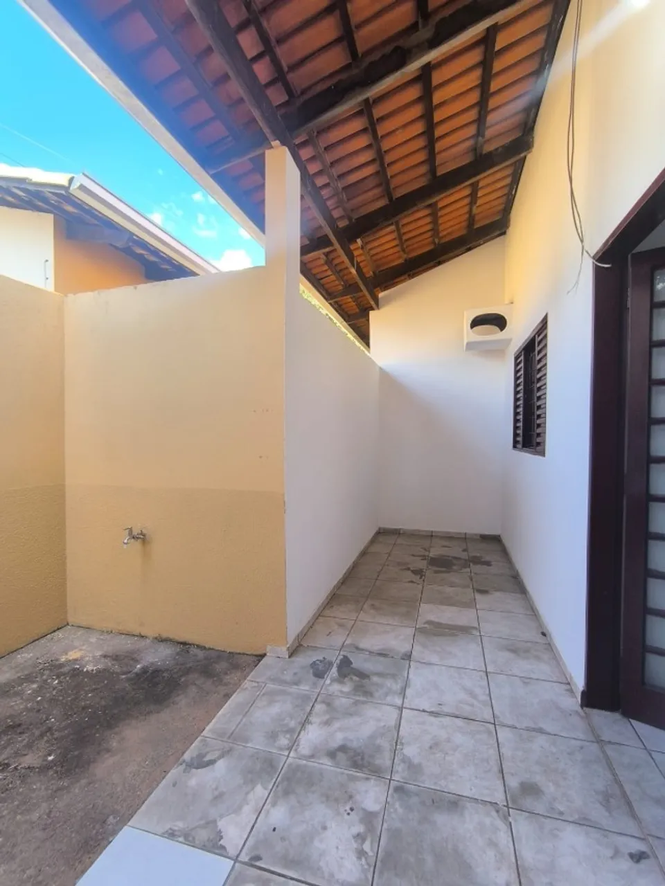 alugo casa na 206 Sul Alameda 10 Qi i lote 24