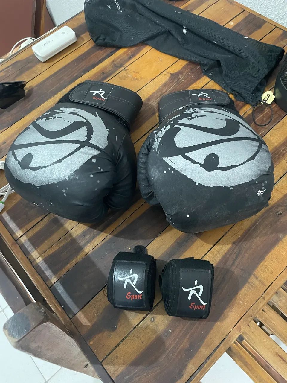 LUVA DE BOXE PRETA + BRINDE