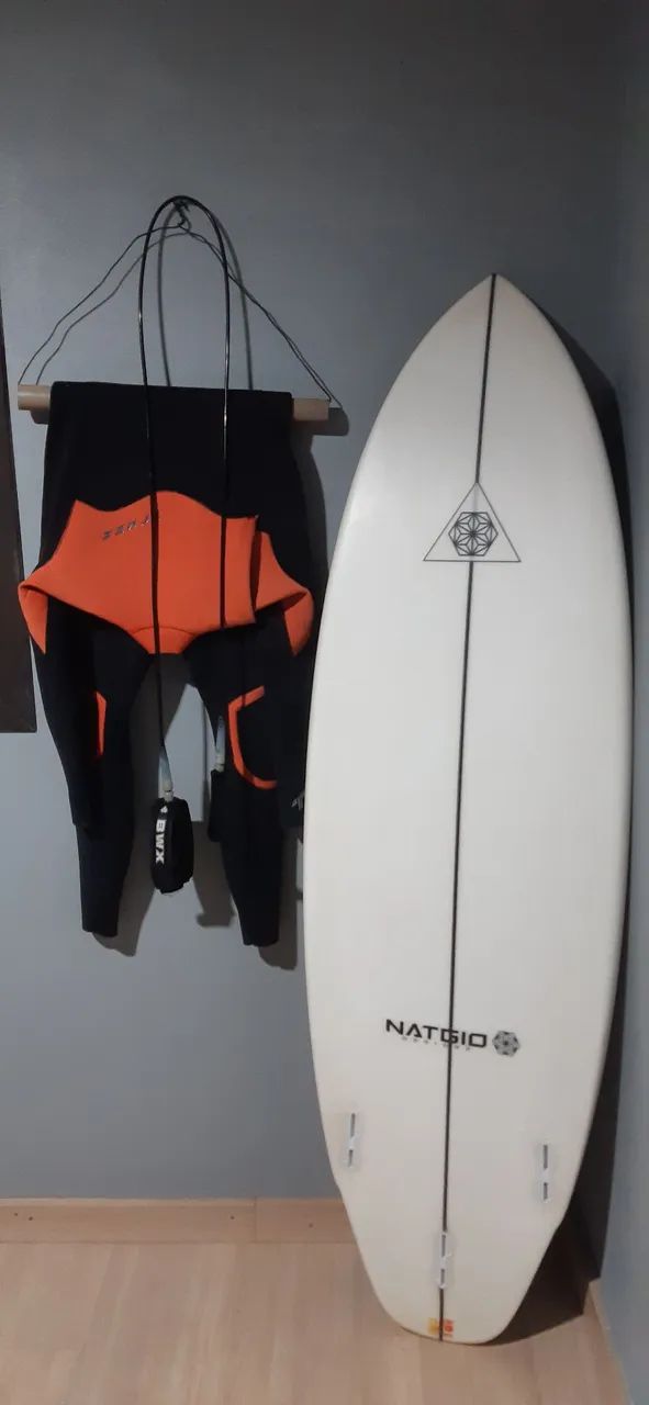 Prancha de Surfe epox 5'10 34 litros-  Surfboard e roupa 3.2 truzz - Foto 2