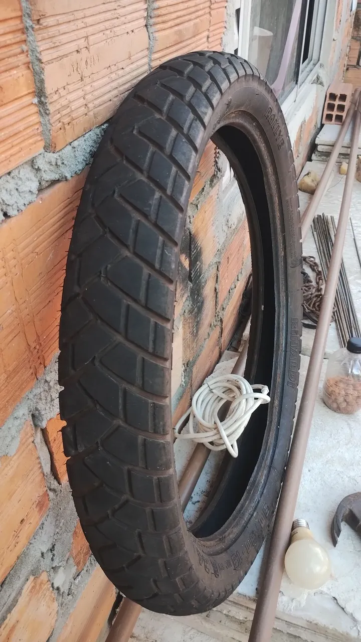 Pneu de Moto dianteiro 90/90/19