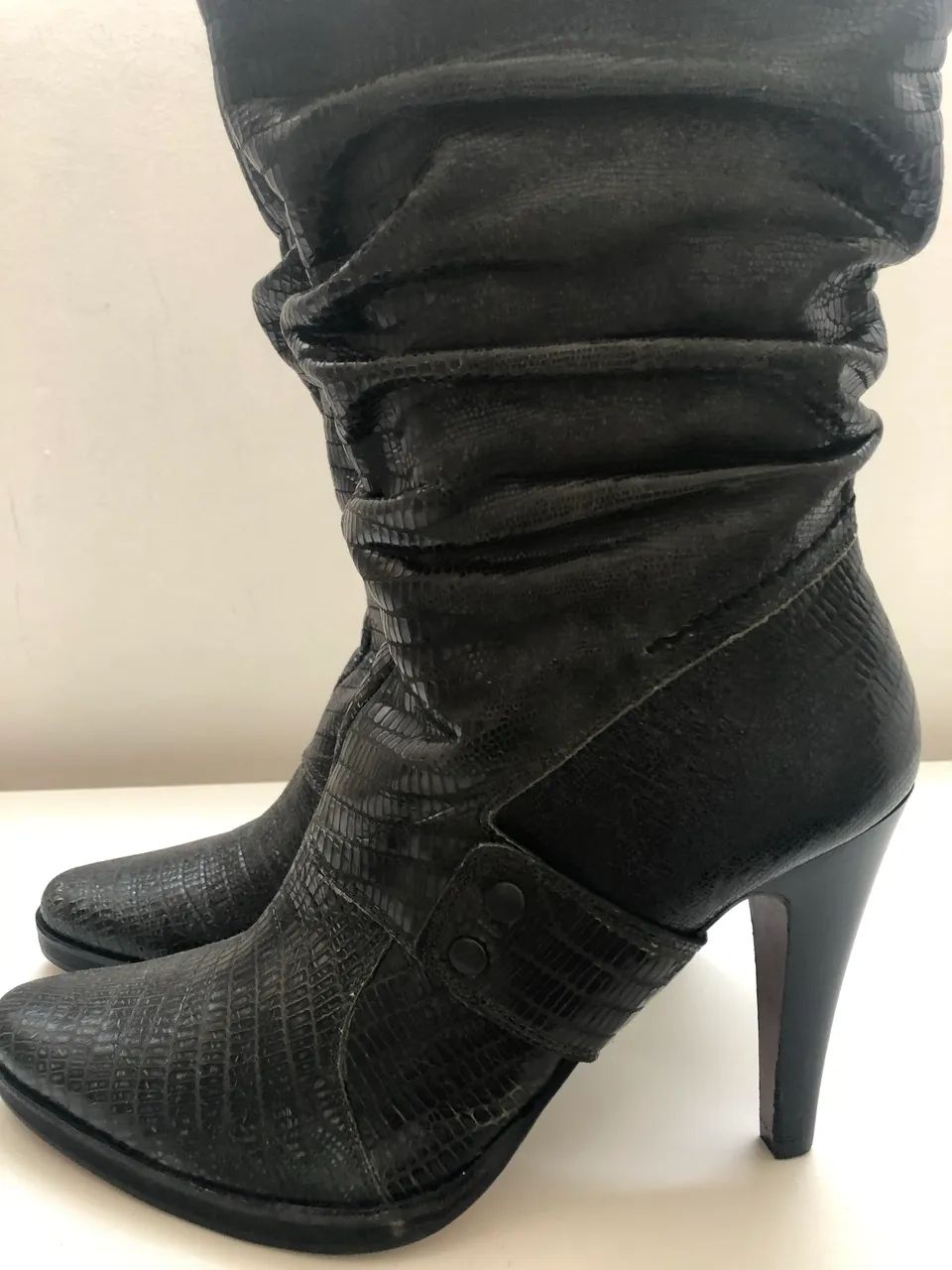 Bota couro True Religion importada tamanho 36 - Foto 4