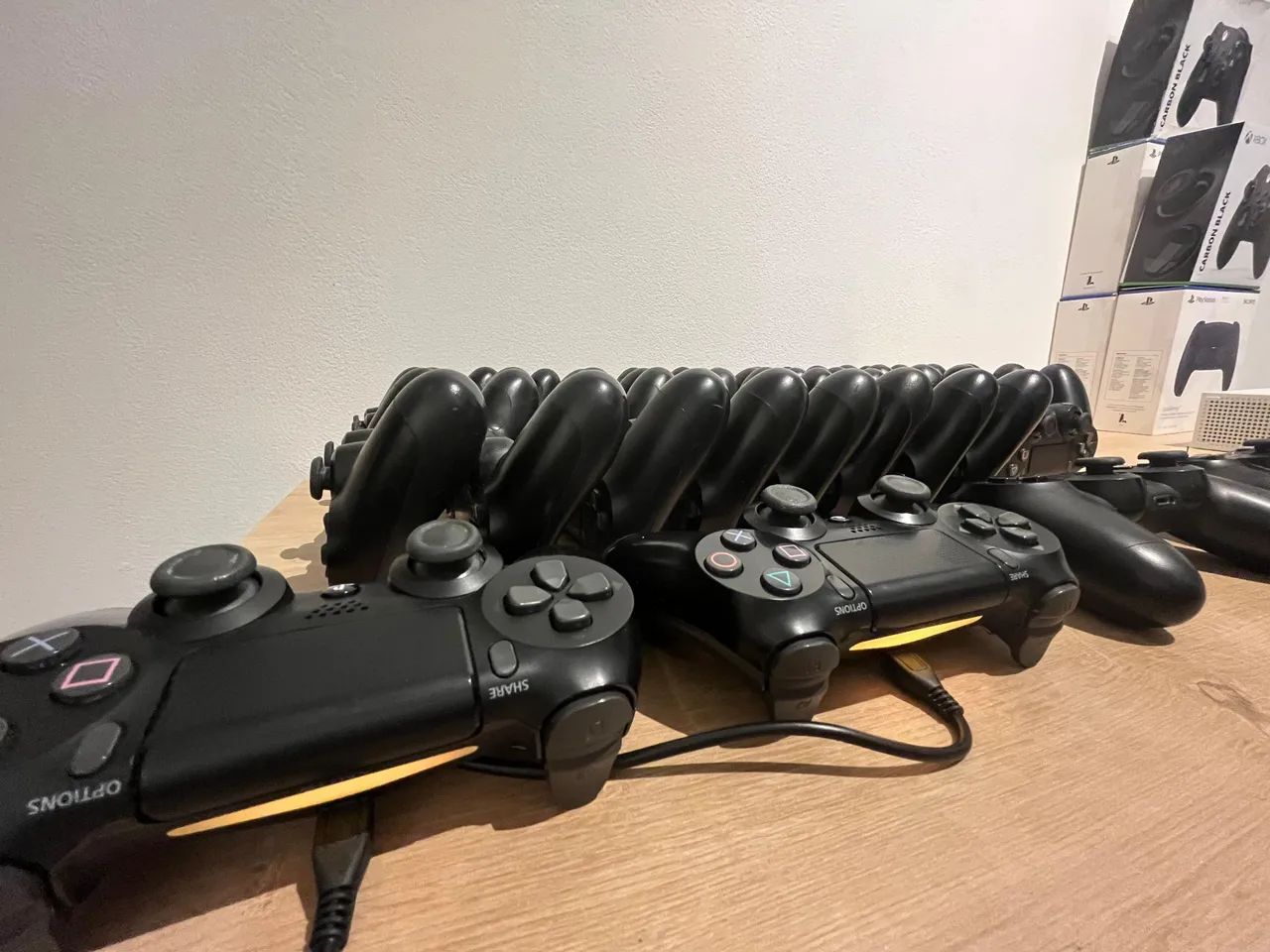 PROMOTION Original PS4 Controller Refurbished and with Warranty63824544214531124