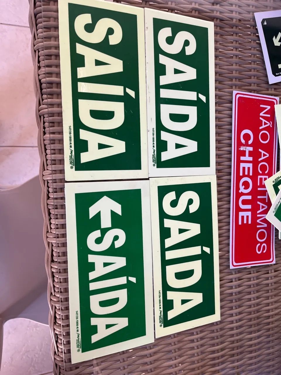 Placas de Sinalização de Saída - Várias Unidades