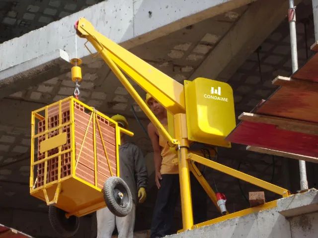 Equipabem Aluguel Mini Grua 1TON, 500kg Guincho Coluna Florianópolis itapema itajai SC - Foto 3