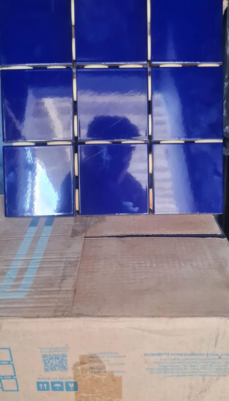 Pastilhas Revestimento Cerâmica Elisabeth 10x10cm Azul Royal Esmaltado Brilhante- Cx 1.8m2