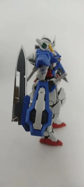 Gundam Exia RG 1/144 - Foto 4