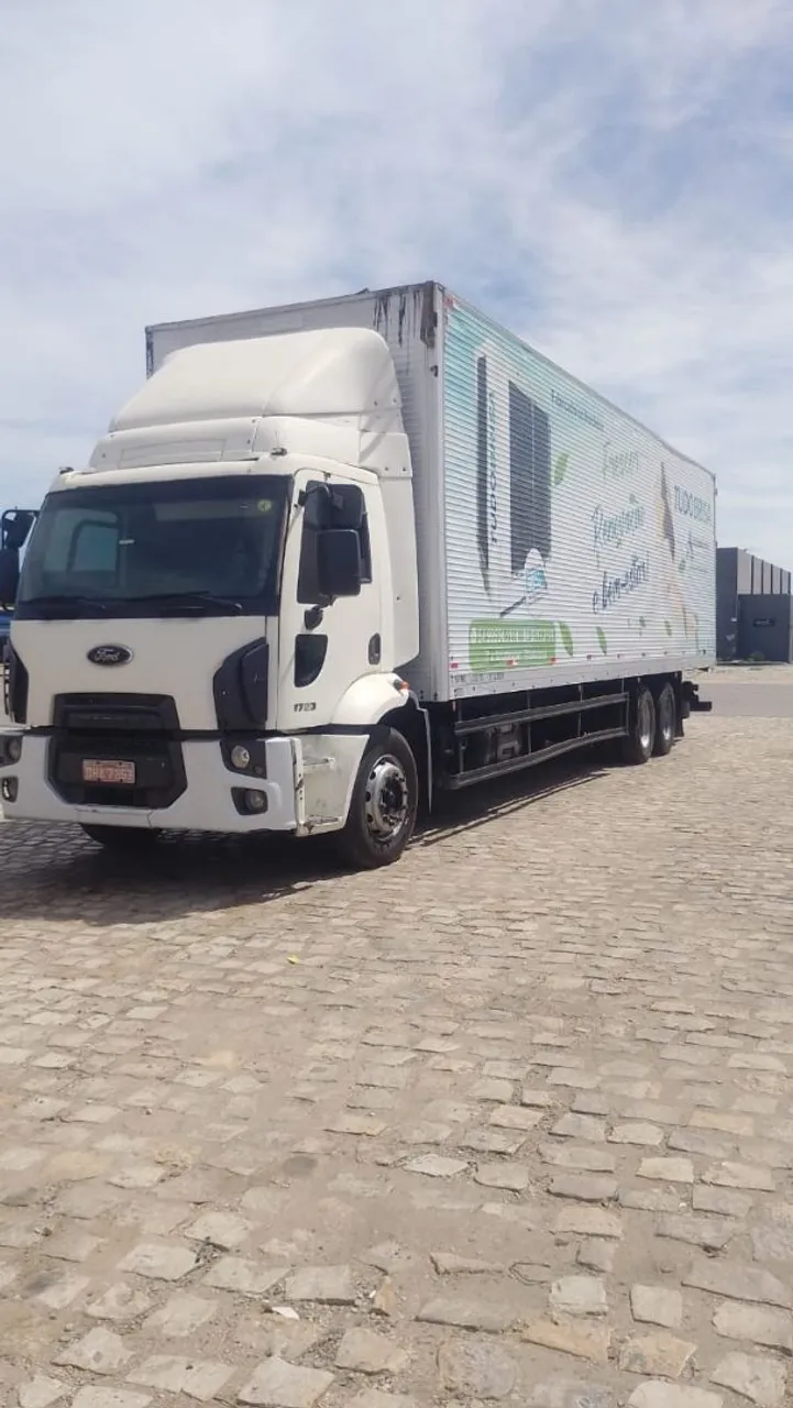 Ford Cargo 1723 Ano 2013